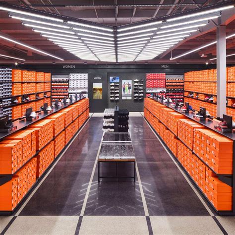 Beoordelingen van Nike Factory Store. (Sportwinkel) in Groningen .